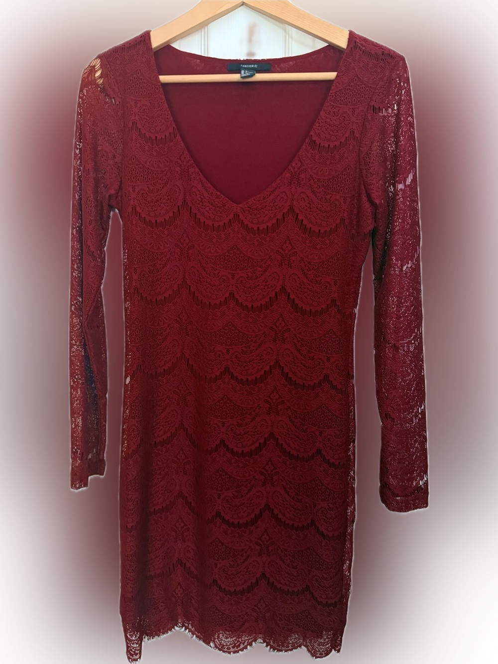 Forever 21 Burgundy Lace V‑Neck Long Sleeve Cocktail Dress